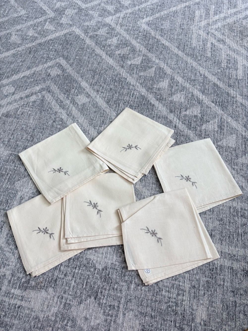 Embroidered Cream cloth  Cocktail Napkins - Set of 6 vintage